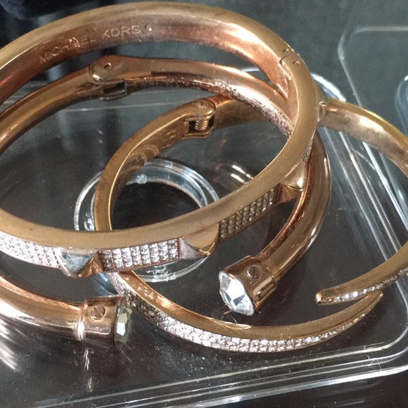 Michael Kors Rose Gold Jewelry set - Picture 4 of 4